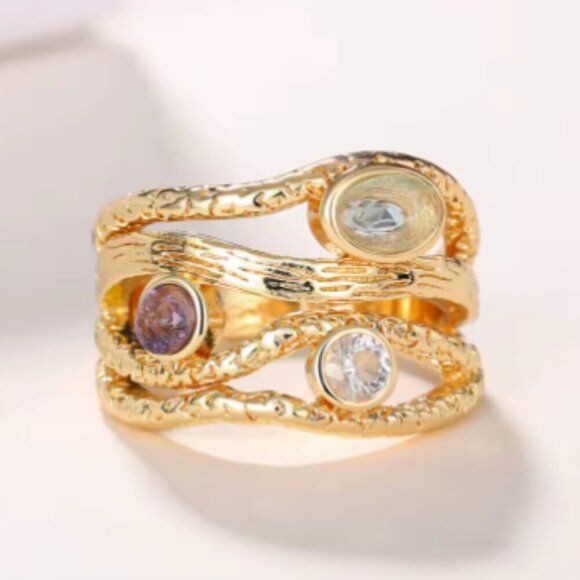 Gold plated Hammered Style three stone ring - artisan looking - boho - NEW - Picture 5 of 7